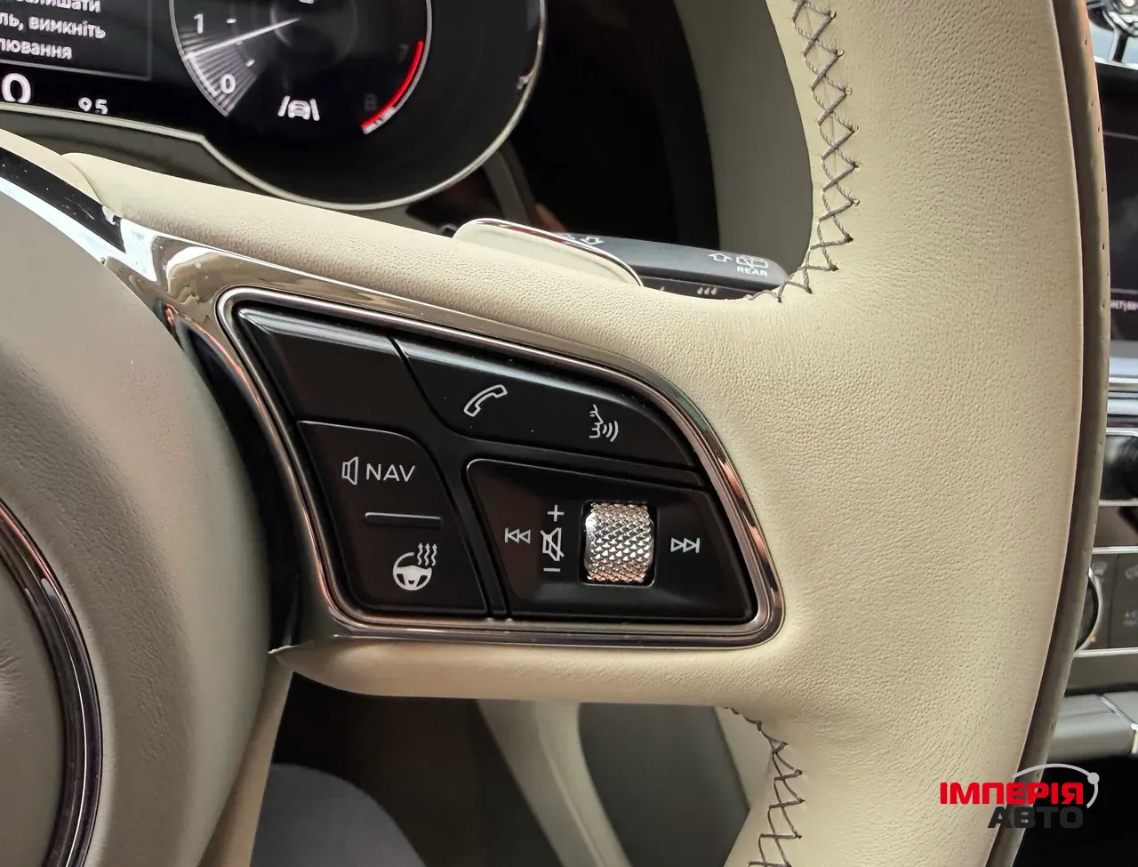Bentley Bentayga - фото 30