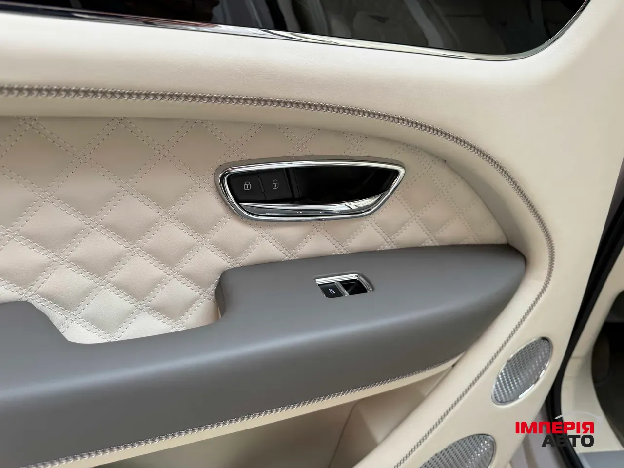 Bentley Bentayga - фото 51