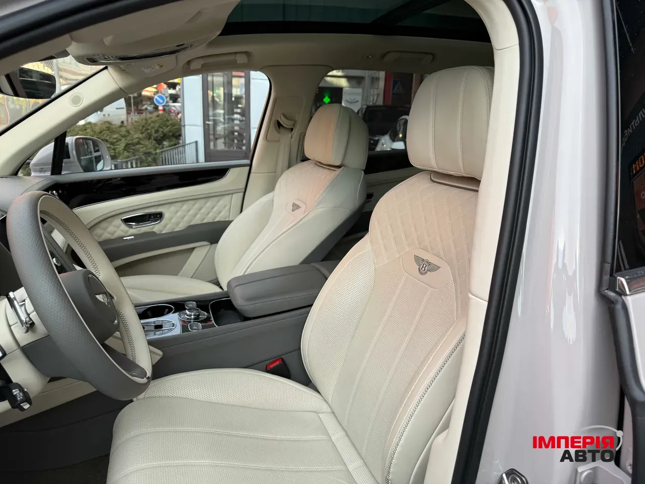 Bentley Bentayga - фото 23