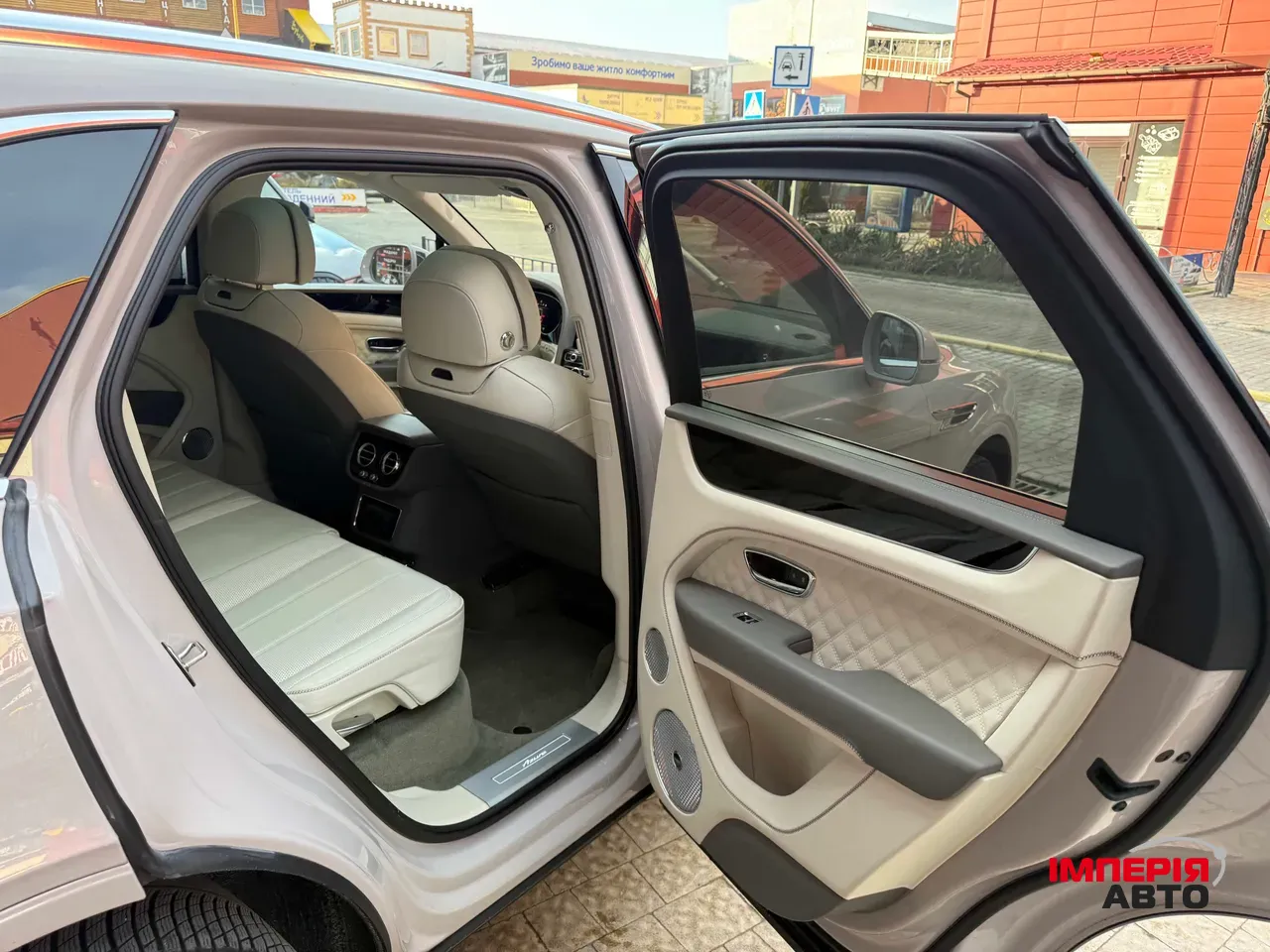 Bentley Bentayga - фото 66