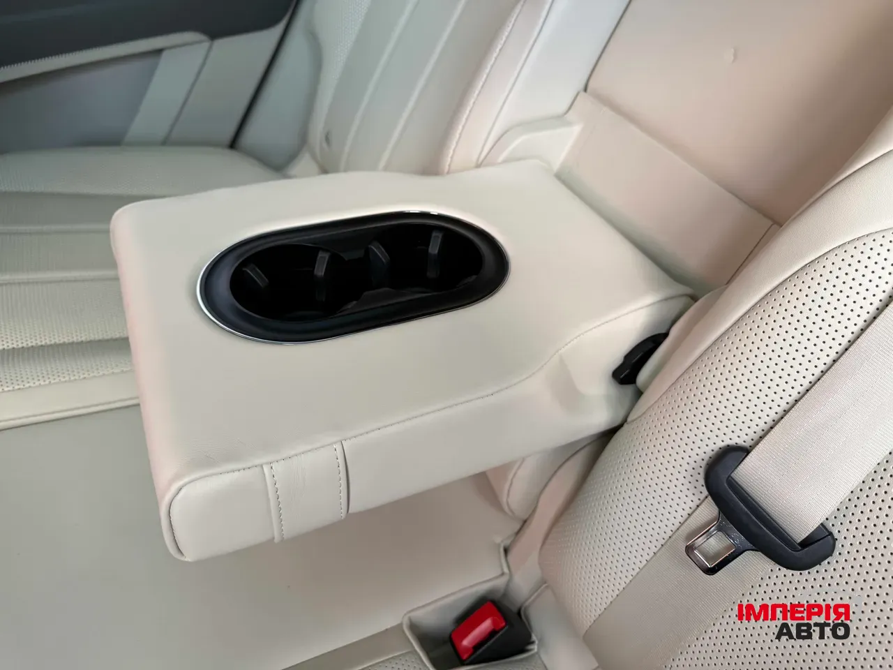 Bentley Bentayga - фото 57