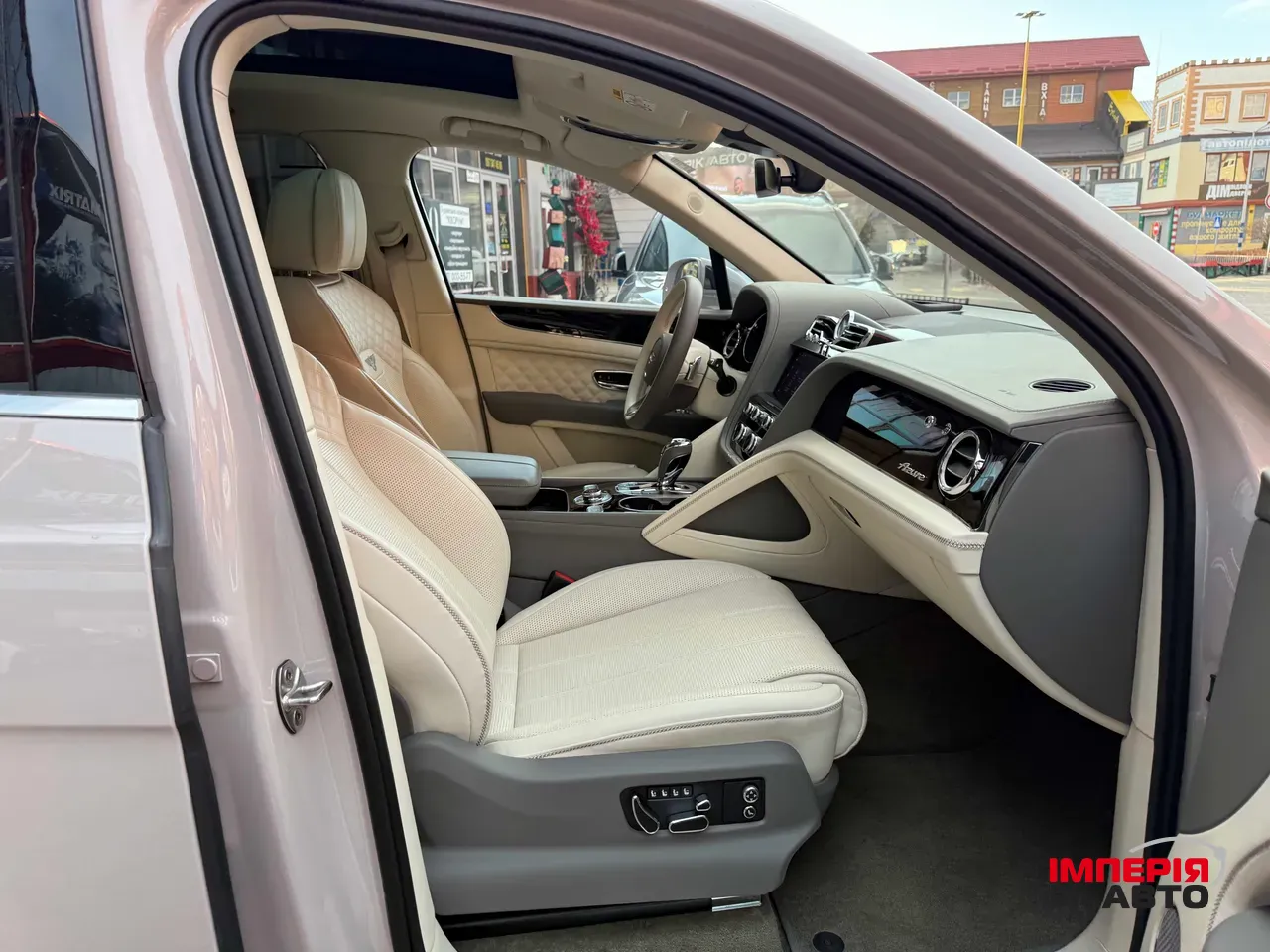 Bentley Bentayga - фото 69