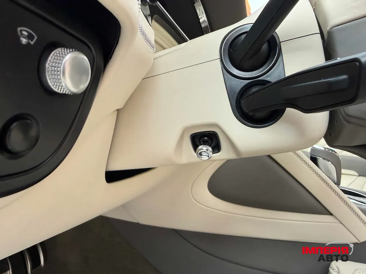 Bentley Bentayga - фото 28