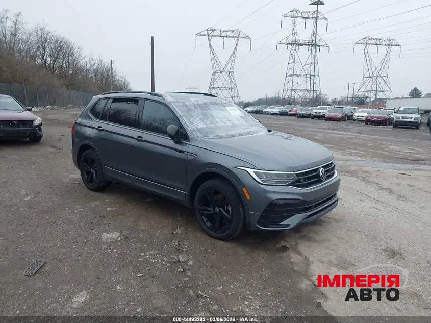 Volkswagen Tiguan - фото 1