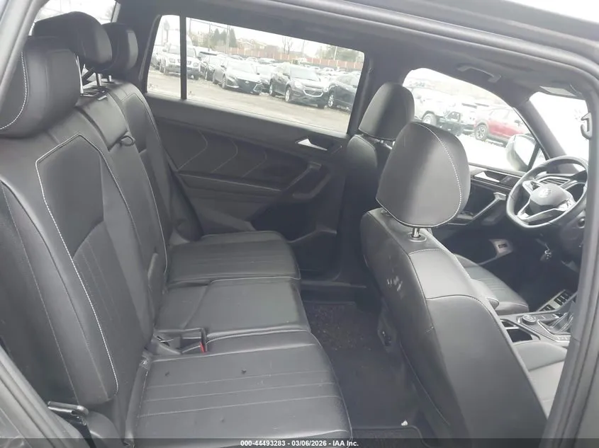 Volkswagen Tiguan - фото 10