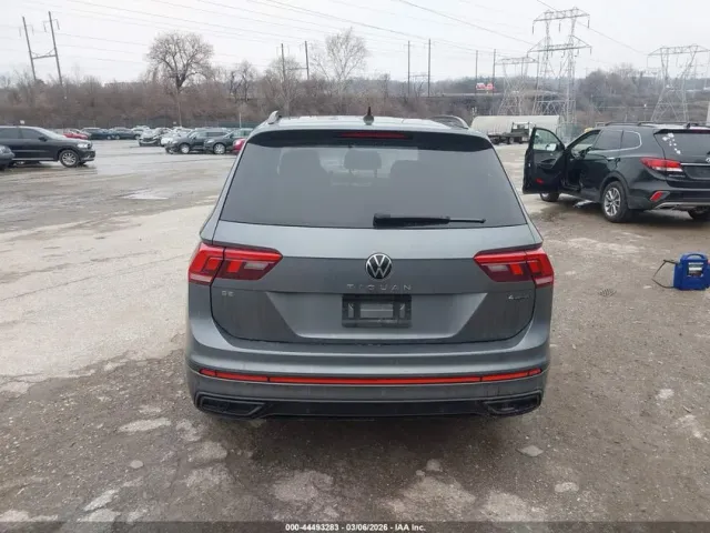 Volkswagen Tiguan - фото 5