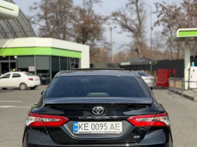 Toyota Camry - фото 3