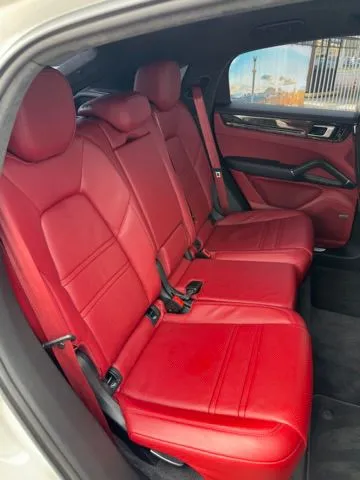 Porsche Cayenne - фото 14