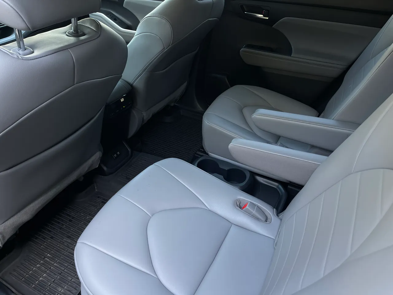 Toyota Highlander - фото 12