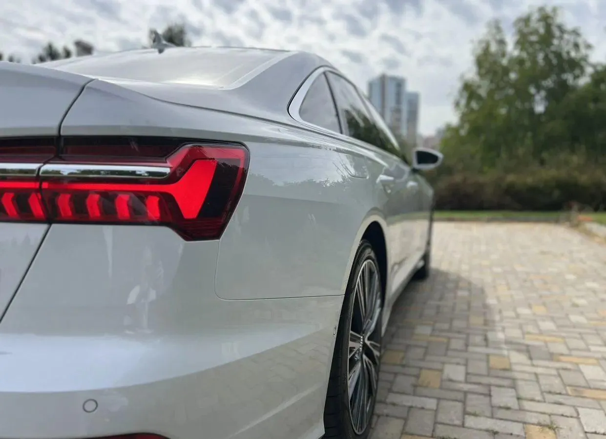 Audi A6 - фото 3