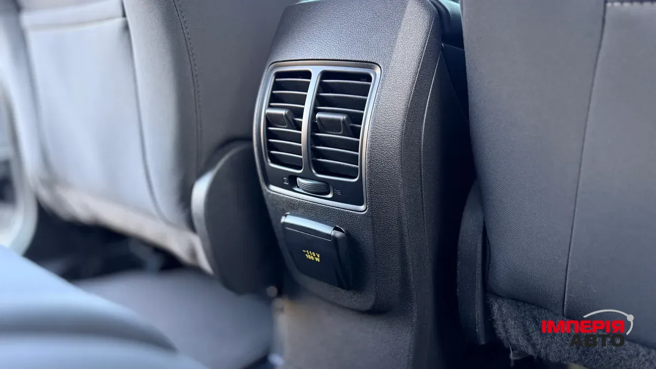 Ford C-MAX - фото 39