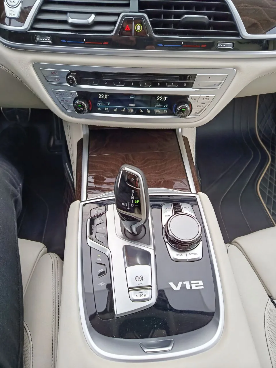 BMW 7 серії - фото 11