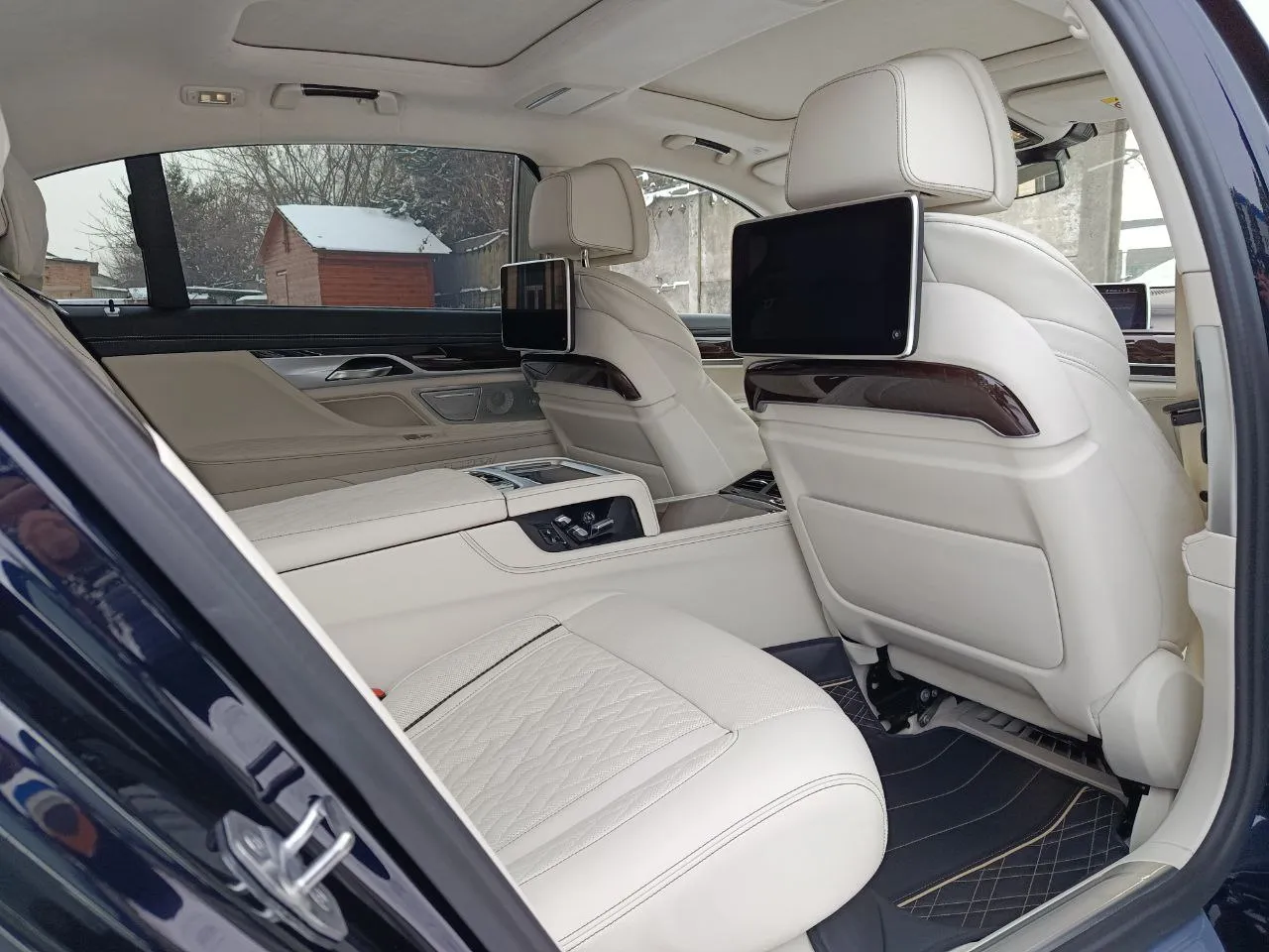 BMW 7 серії - фото 36