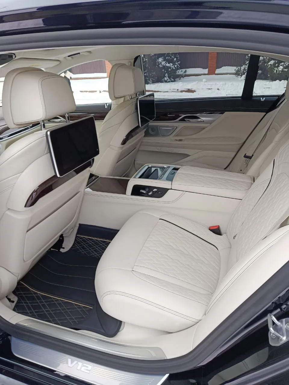 BMW 7 серії - фото 28