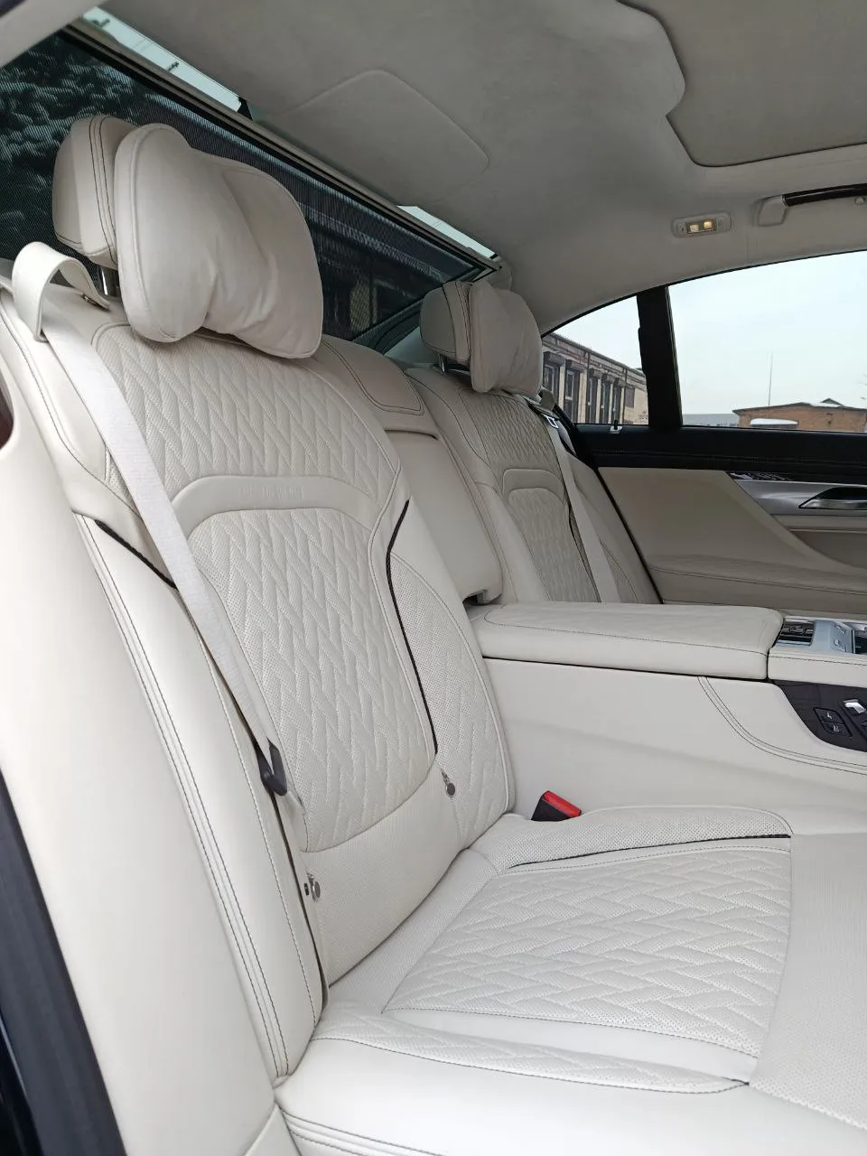 BMW 7 серії - фото 33