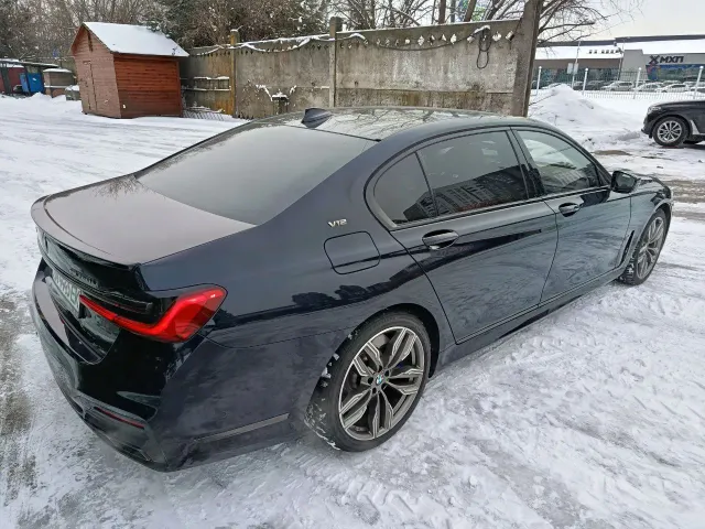 BMW 7 серії - фото 2