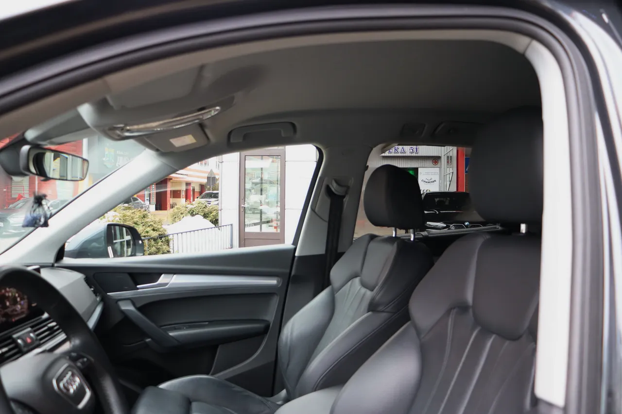 Audi Q5 - фото 17