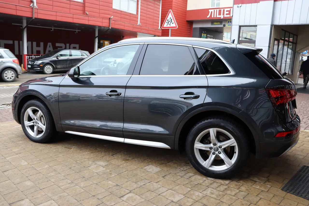 Audi Q5 - фото 9