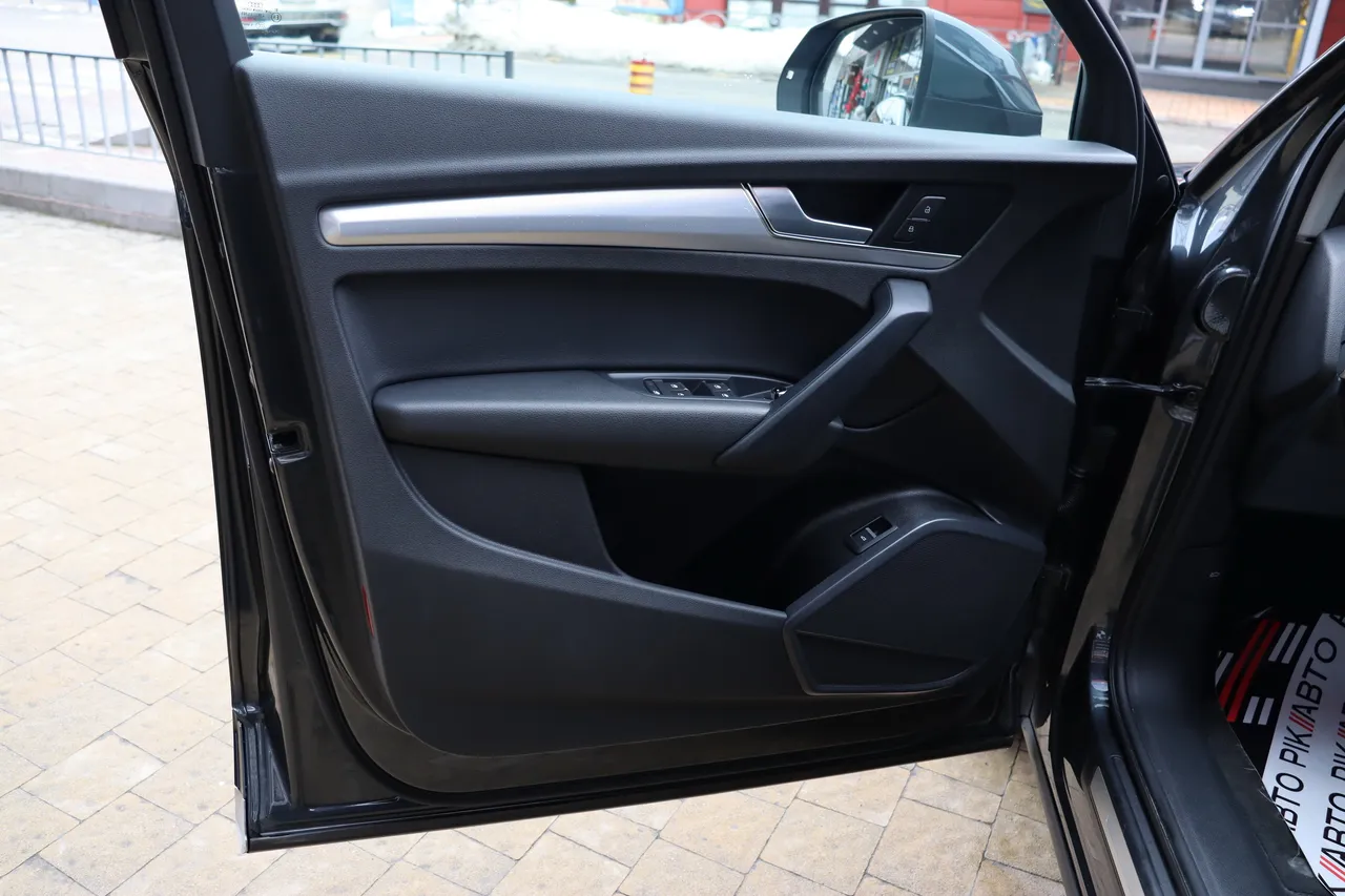 Audi Q5 - фото 12