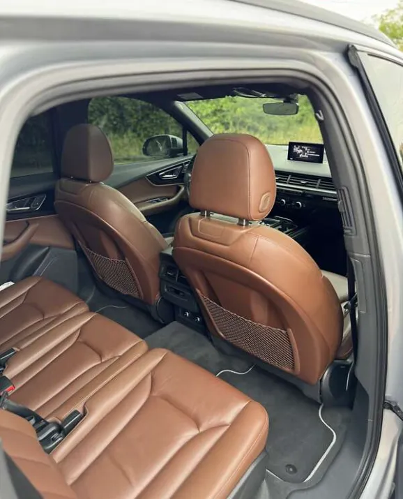 Audi Q7 - фото 8