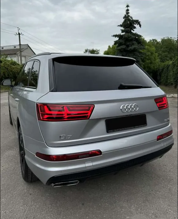Audi Q7 - фото 5