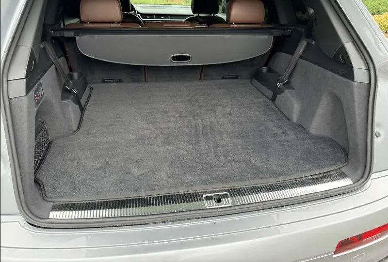 Audi Q7 - фото 9