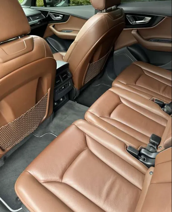 Audi Q7 - фото 7