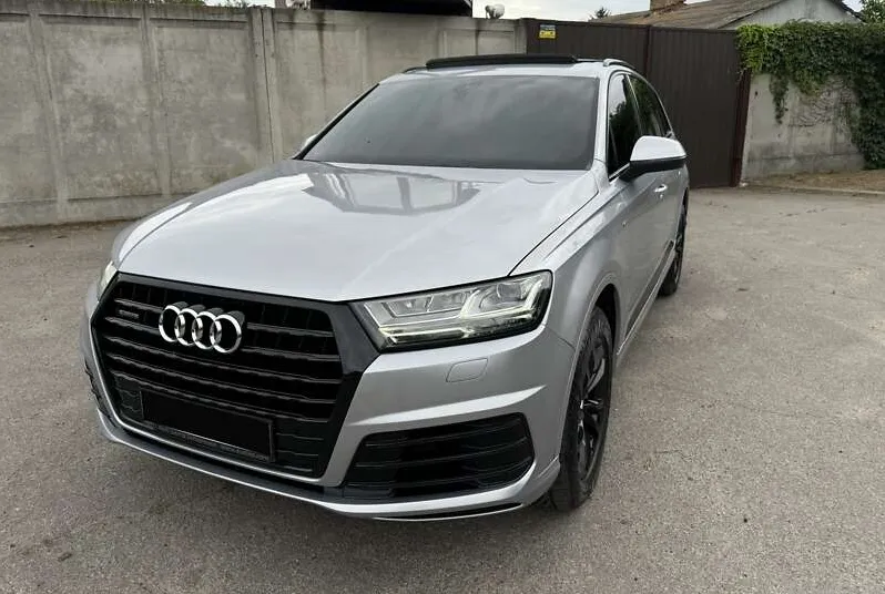 Audi Q7 - фото 2