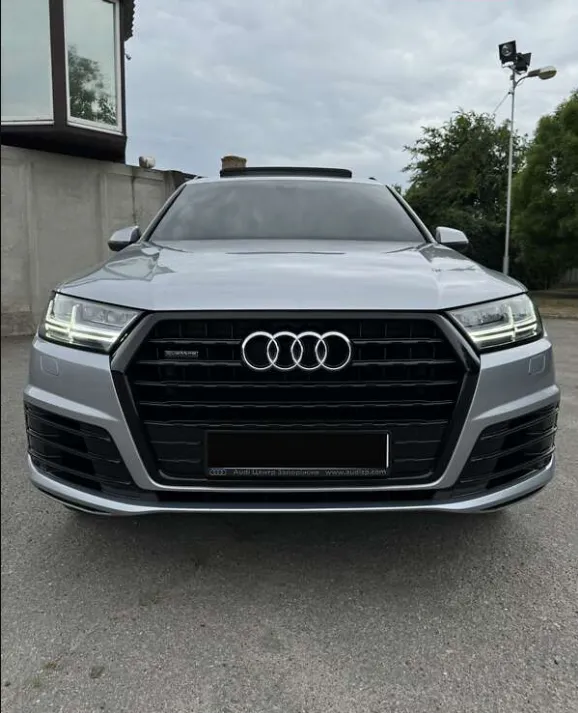 Audi Q7 - фото 3