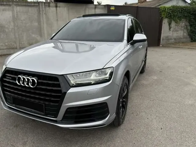 Audi Q7 - фото 2
