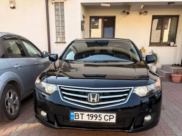 Honda Accord - фото 1