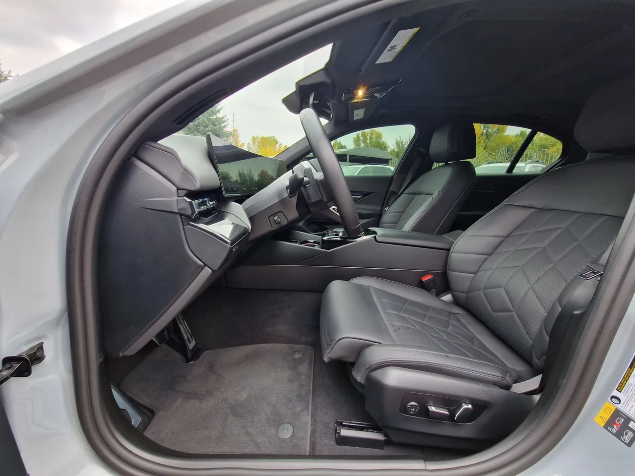 BMW i5 - фото 17