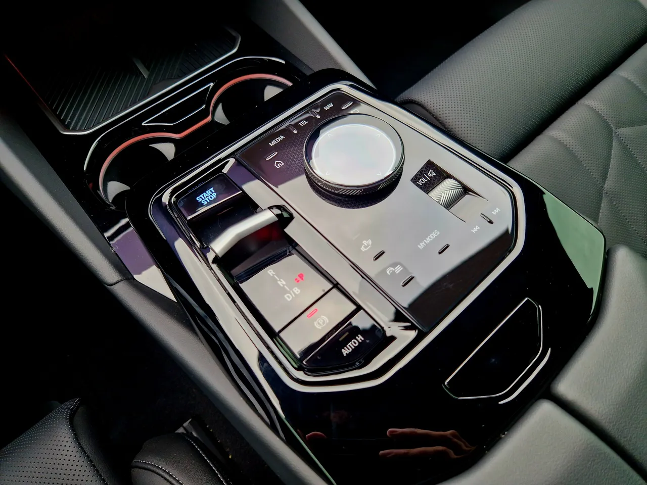 BMW i5 - фото 25