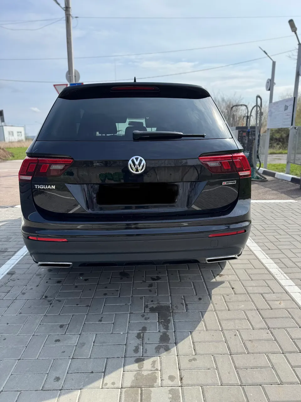Volkswagen Tiguan R - фото 9