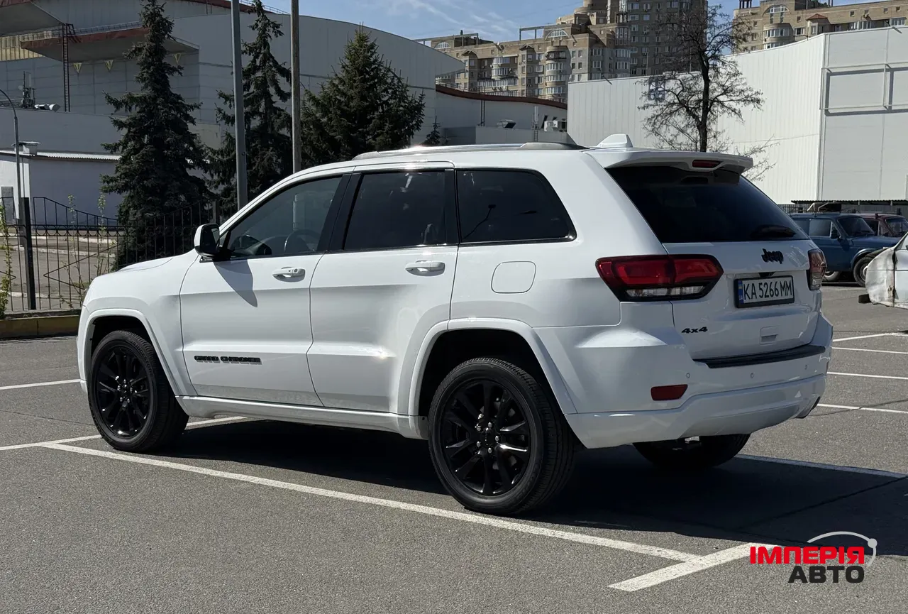 Jeep Grand Cherokee - фото 32