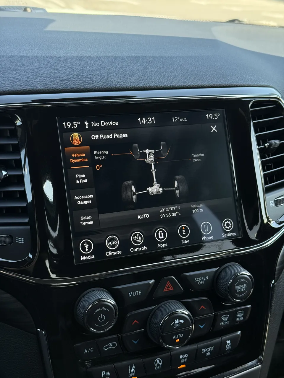 Jeep Grand Cherokee - фото 8