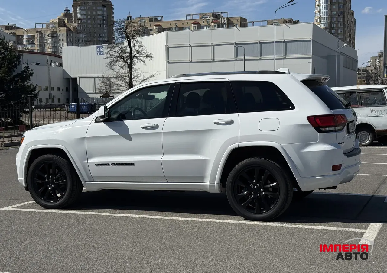 Jeep Grand Cherokee - фото 31