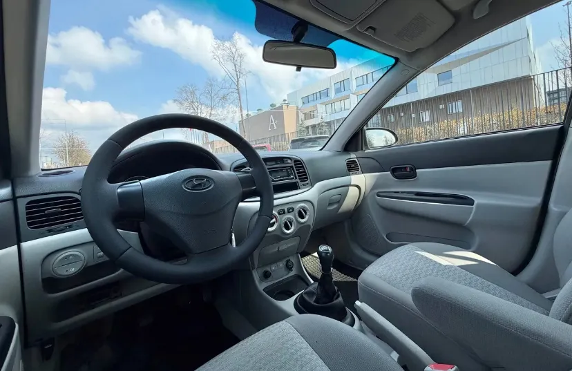 Hyundai Accent - фото 9
