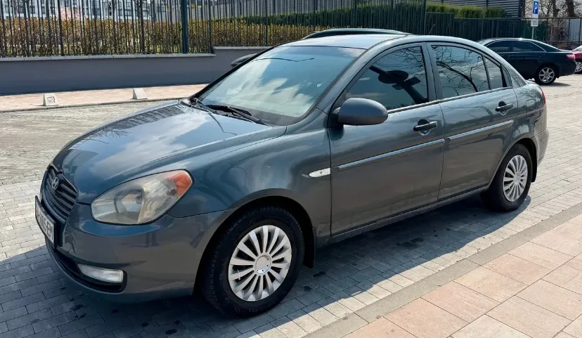 Hyundai Accent - фото 1