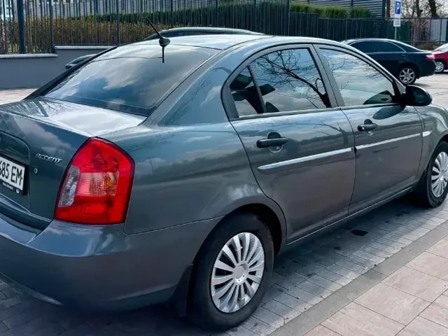 Hyundai Accent - фото 5