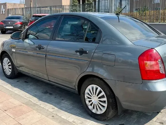 Hyundai Accent - фото 3