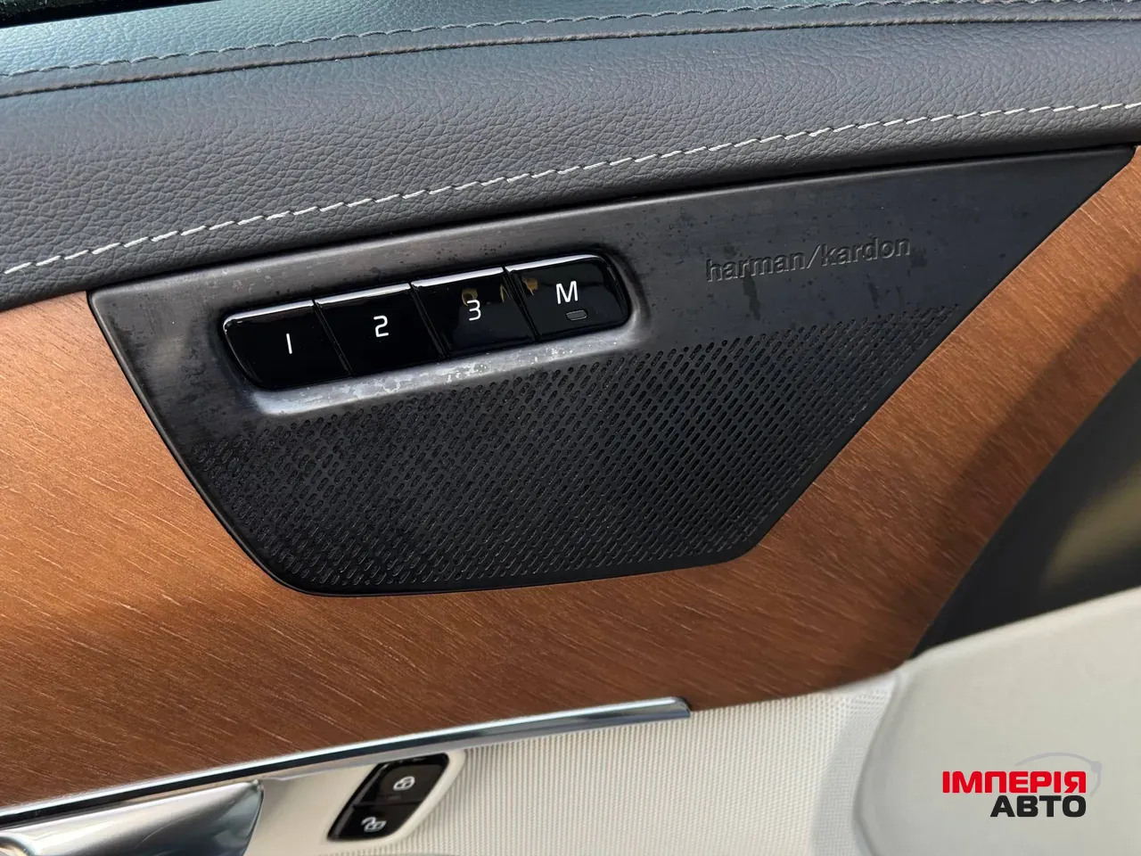 Volvo XC90 - фото 40