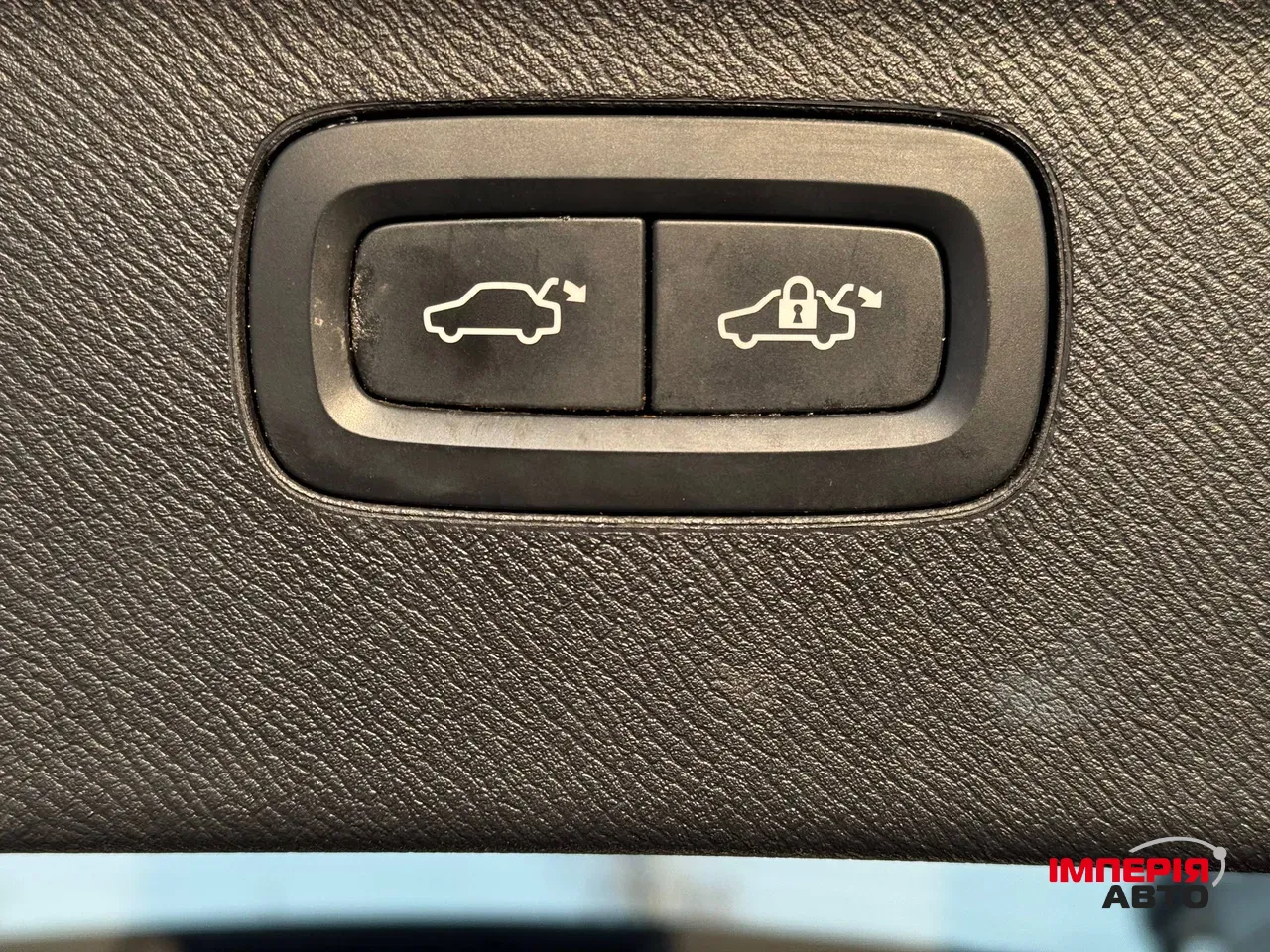 Volvo XC90 - фото 27