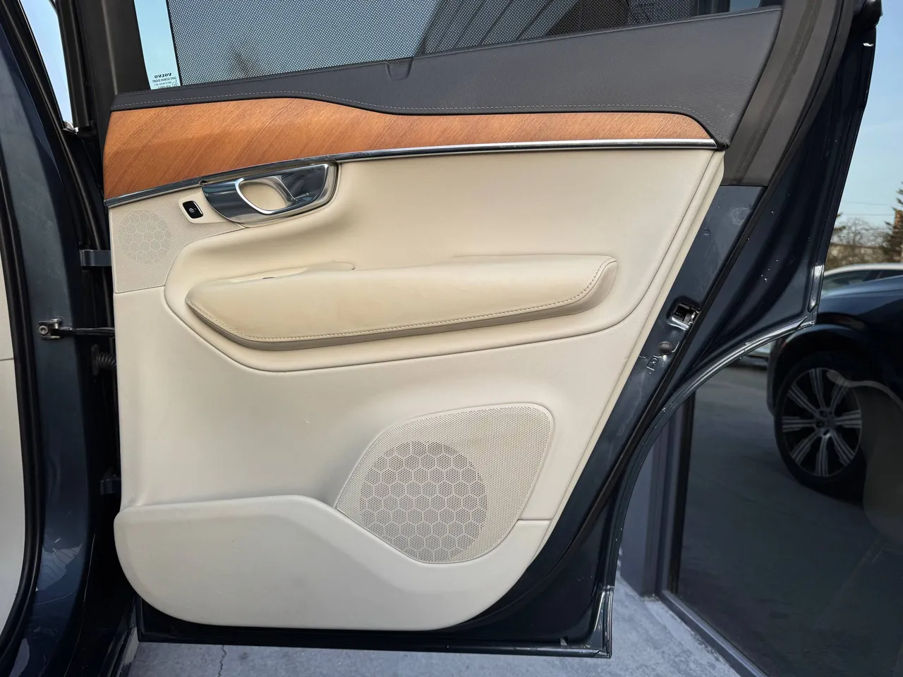 Volvo XC90 - фото 71