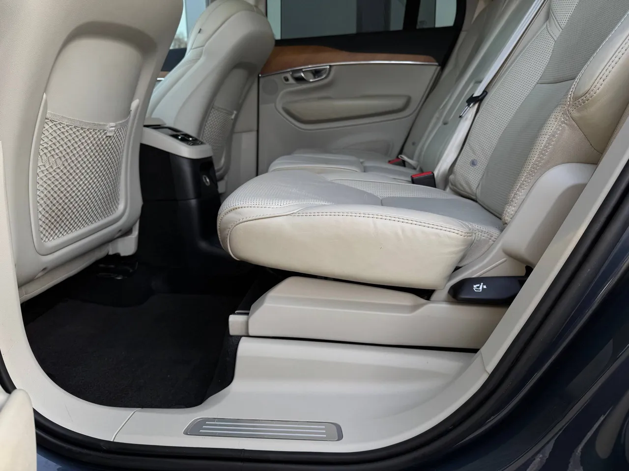 Volvo XC90 - фото 59