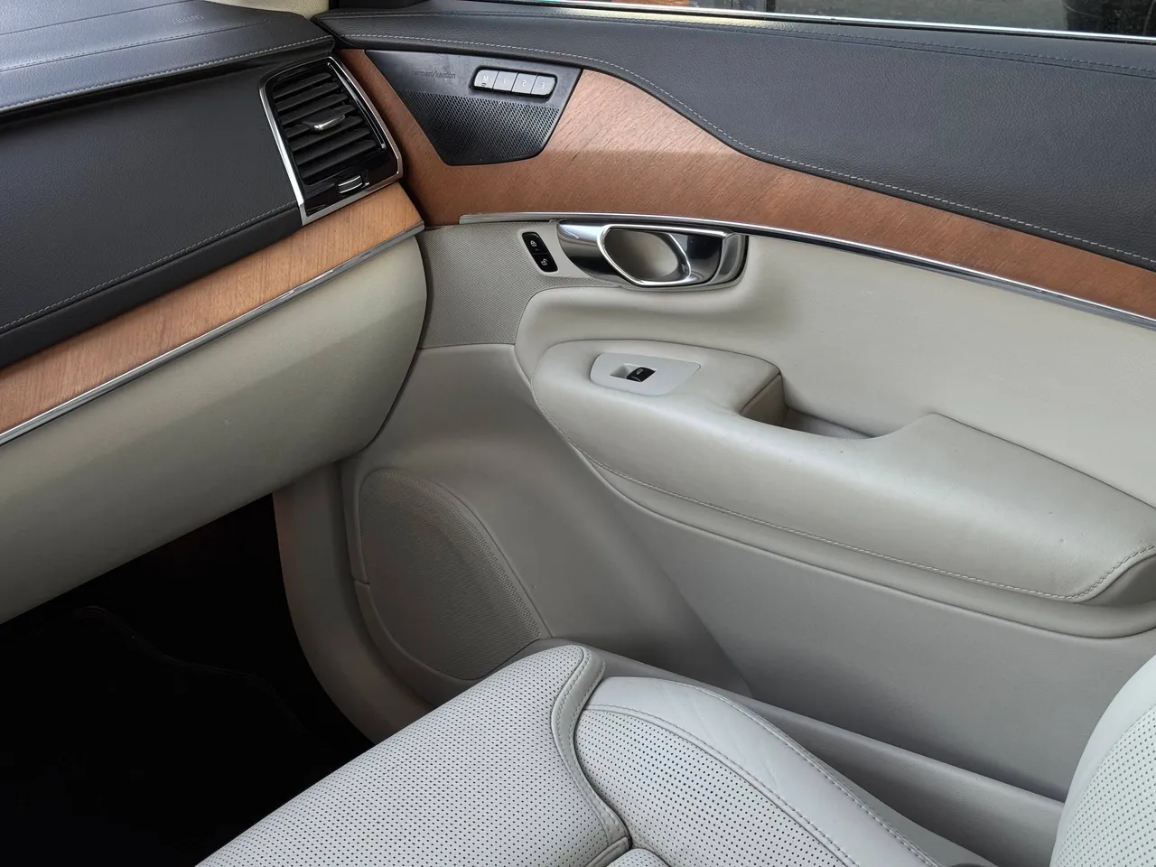 Volvo XC90 - фото 67