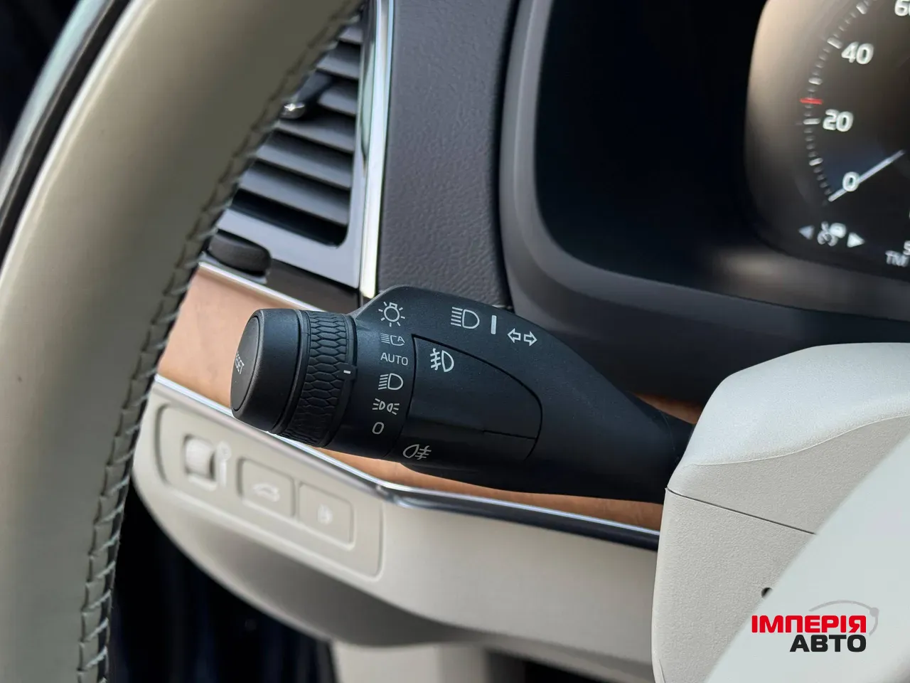 Volvo XC90 - фото 51