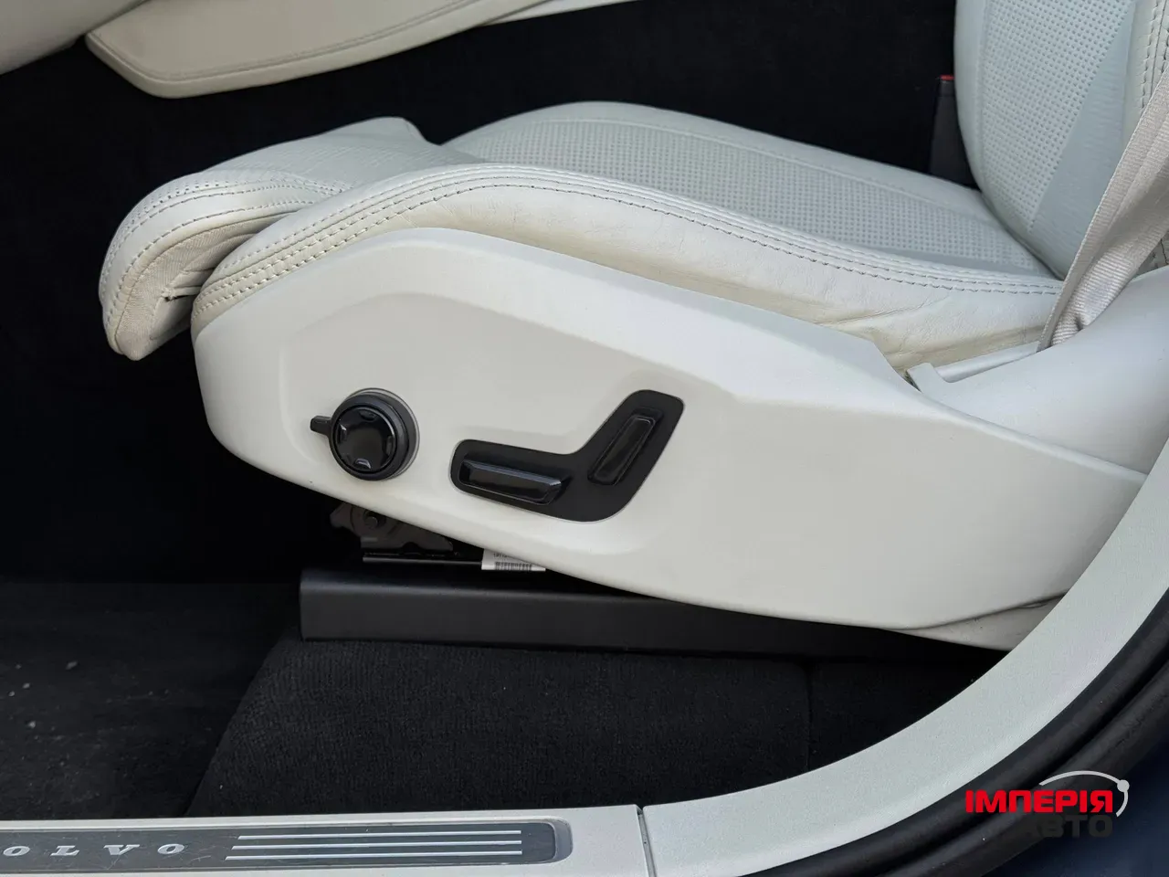 Volvo XC90 - фото 41