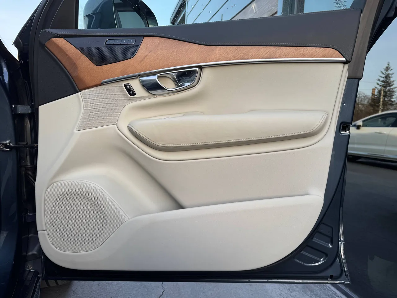 Volvo XC90 - фото 77