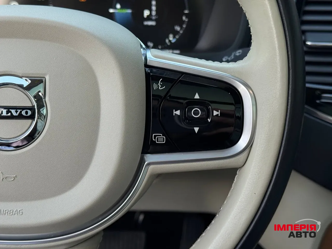 Volvo XC90 - фото 50